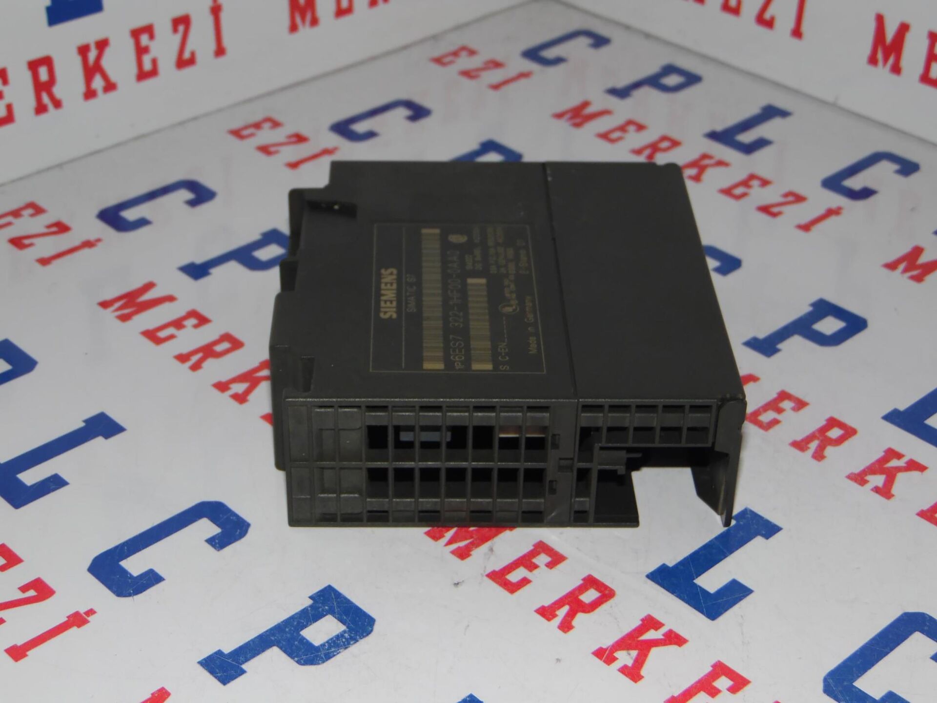 6ES7322-1HF00-0AA0 SM 322 8 RELAY SIEMENS