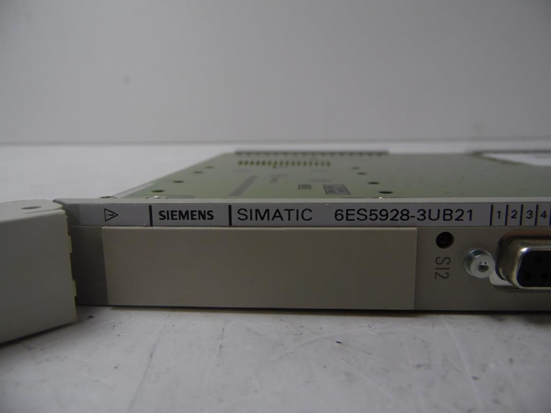 6ES5928-3UB21 CPU928B CENTR.CONTR.MOD. F. S5-135U/ SIEMENS