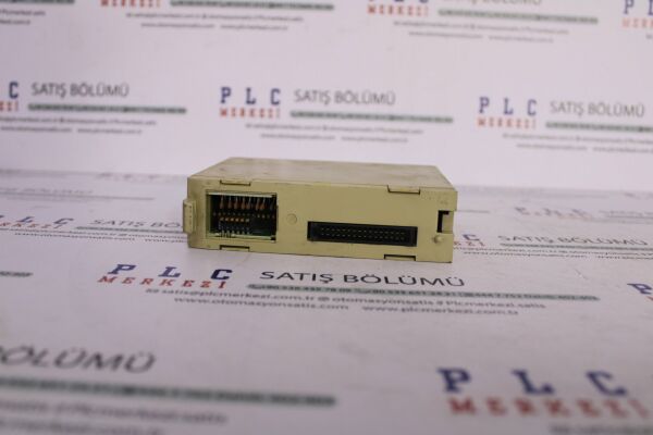 C200H-ID215 OMRON  DIGITAL INPUT UNIT 32 POINT 24VDC  2.EL