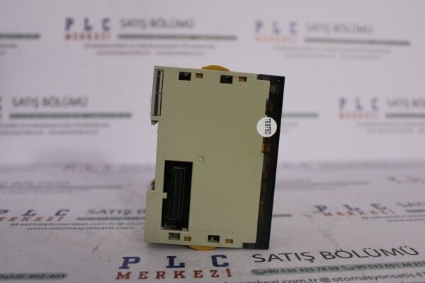 CJ1W-OC211 OMRON DIGITAL OUTPUT UNIT 16 POINT 250V AC/24V DC 2.EL