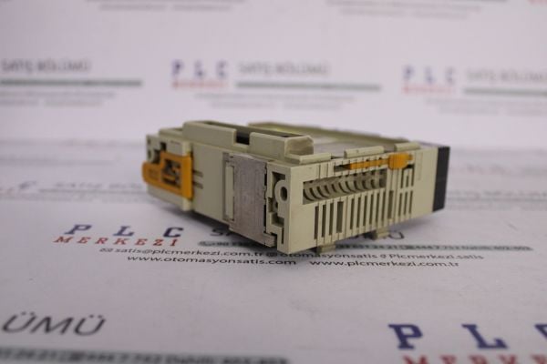 CQM1-OC221 OMRON OUTPUT MODULE 8 POINT 24V DC 2.EL