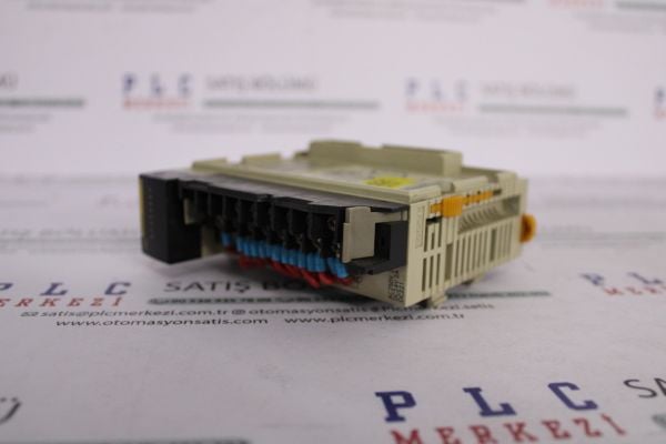 CQM1-OC221 OMRON OUTPUT MODULE 8 POINT 24V DC 2.EL