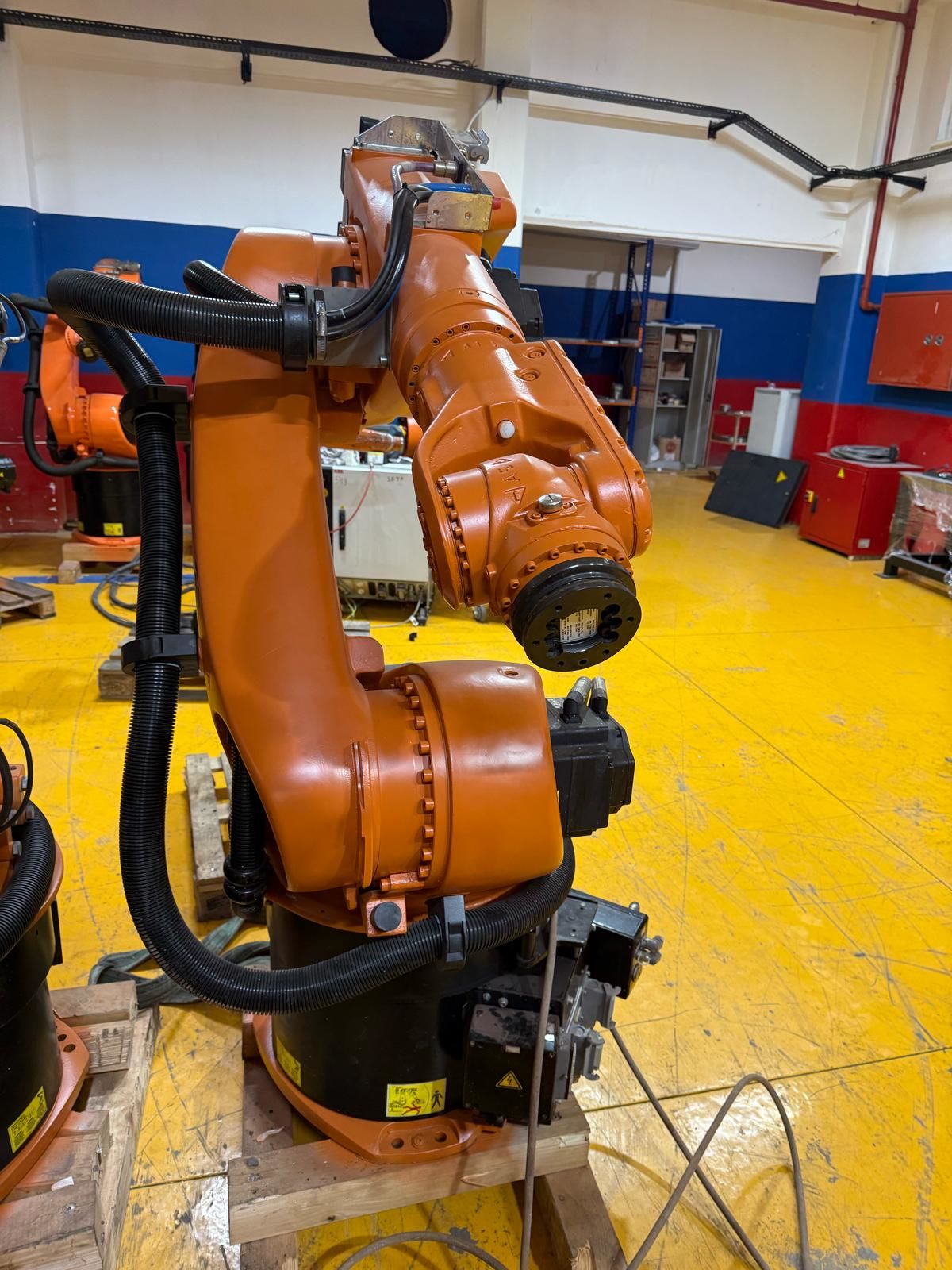 KUKA KR30 KRC4 2014 MODEL ROBOT