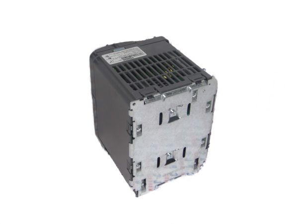 6SE6420-2UC21-1BA1 MICROMASTER 420 YENİ KUTU AÇIK