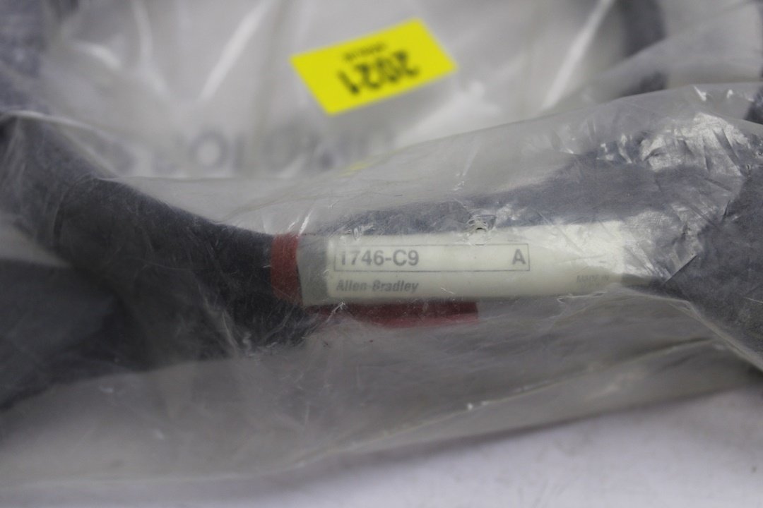 1746-C9 ALLEN BRADLEY SLC 36 INCH INTERCONNECT CABLE 2.EL