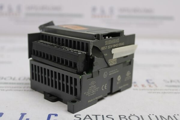 6ES7223-1BH22-0XA0, 6ES7 223-1BH22-0XA0 EM223 8DI/8DO SIEMENS S7200