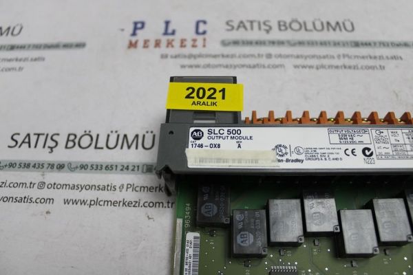 1746-OX8 ALLEN BRADLEY DIGITAL OUTPUT MODULE 8DO 2.EL