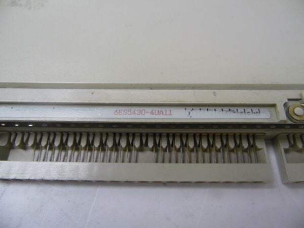 6ES5430-4UA11, 6ES5 430-4UA11 32DI, DC 24V SIEMENS