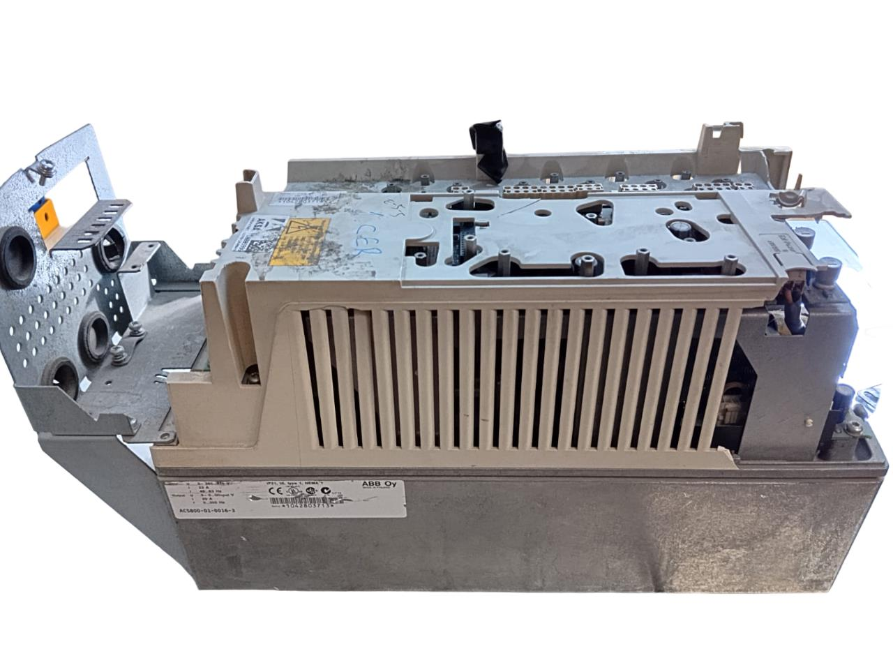 ACS800-01-0016-3 Pcont.max:11kW, Icont.max:25A DEF