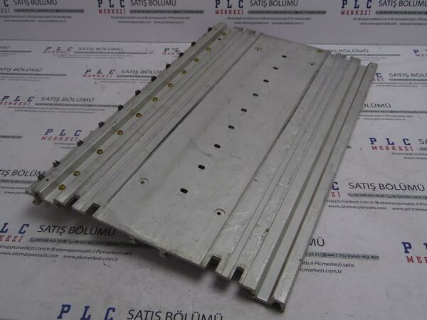 6ES5700-1LA11, 6ES5 700-1LA11 RACK 7SLOT SIEMENS